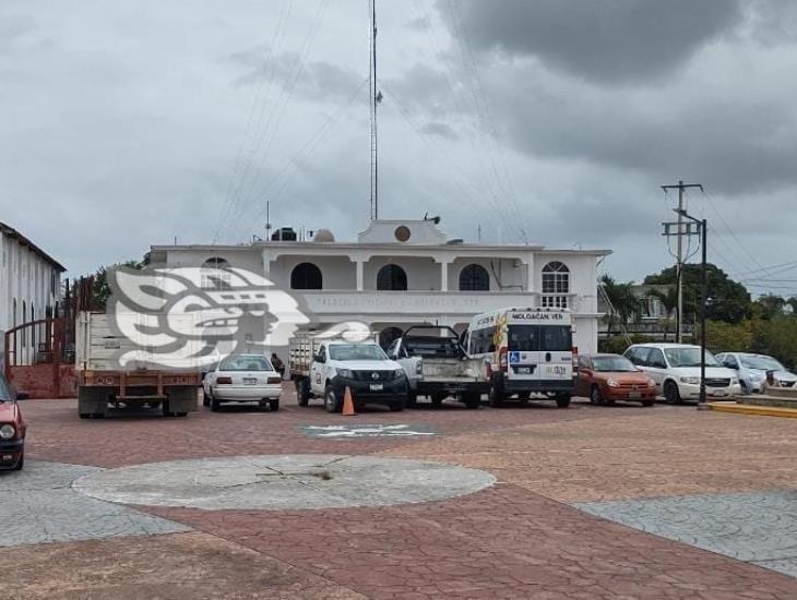 Piden en Moloacán distribución de agua y rehabilitación de luminarias 