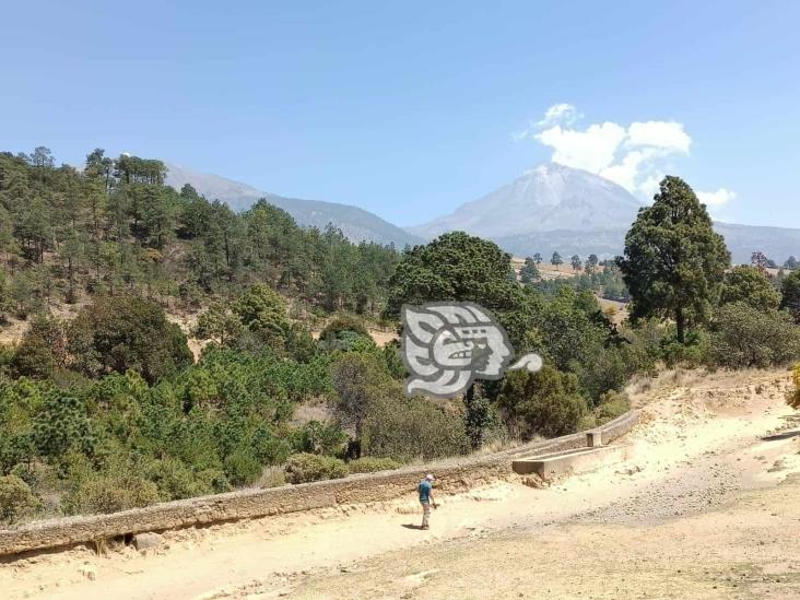 Prensa de EU investiga pérdida de agua en zona del Pico de Orizaba