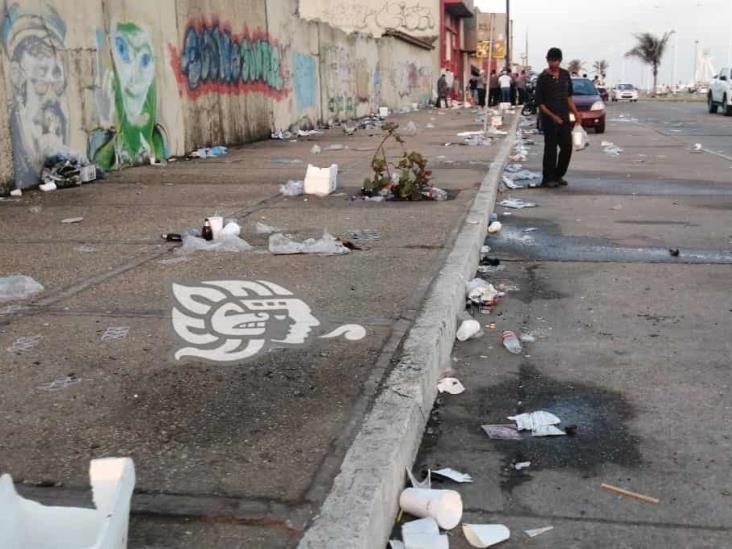 Casi una tonelada de basura dejan en el Malecón tras fiesta masiva