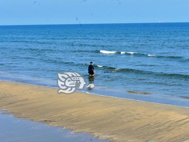 Porteños y foráneos continúan disfrutando las playas de Coatzacoalcos