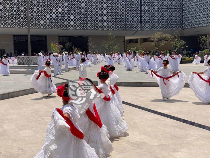 Al son de la bamba dan inicio al festival ‘Veracruz en San Lázaro’