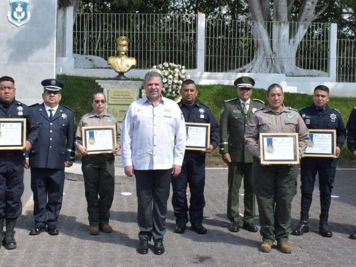 En el día del Policía Veracruzano, reconoce Hugo Gutiérrez su desempeño