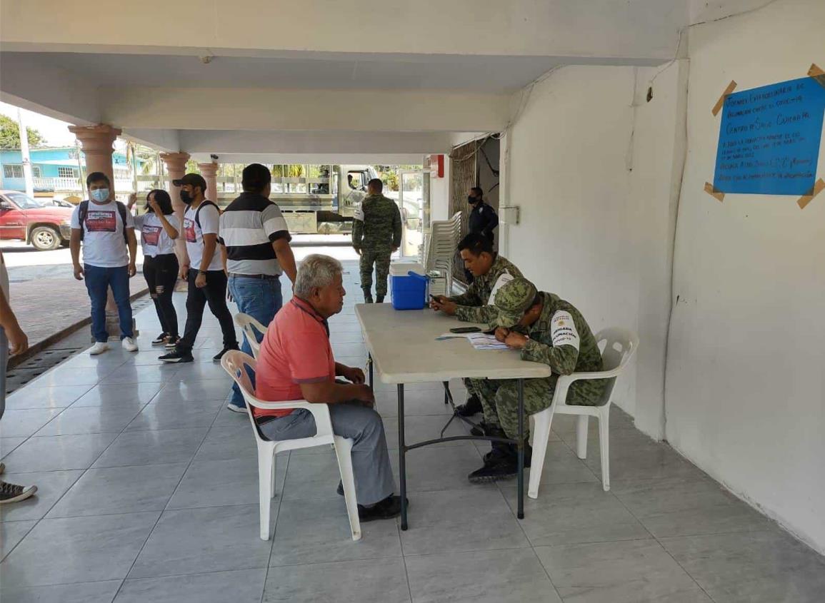 SEDENA aplica vacuna de refuerzo en Villa Cuichapa