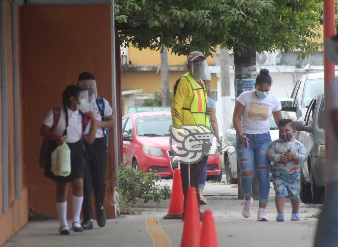 Casi 10 mil alumnos regresarán a las aulas en Agua Dulce