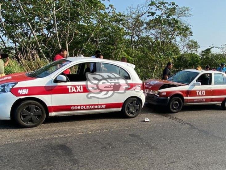 Choque entre dos taxis deja 4 lesionados en Cosoleacaque