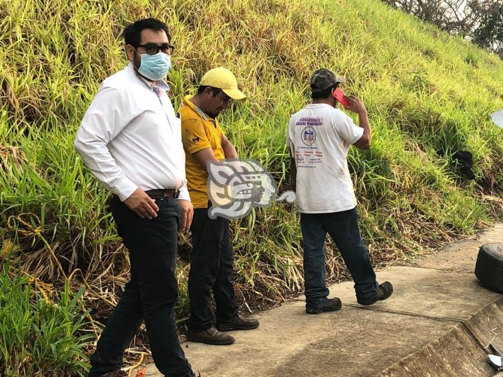 Mecánicos ‘vuelven a nacer’ tras volcar en la Acayucan-Cosoleacaque