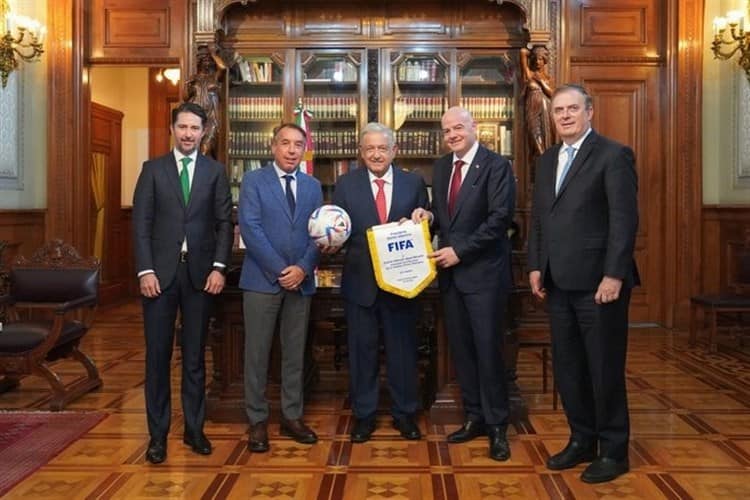 Ante presidente de FIFA, se compromete AMLO con preparativos para el Mundial 2026