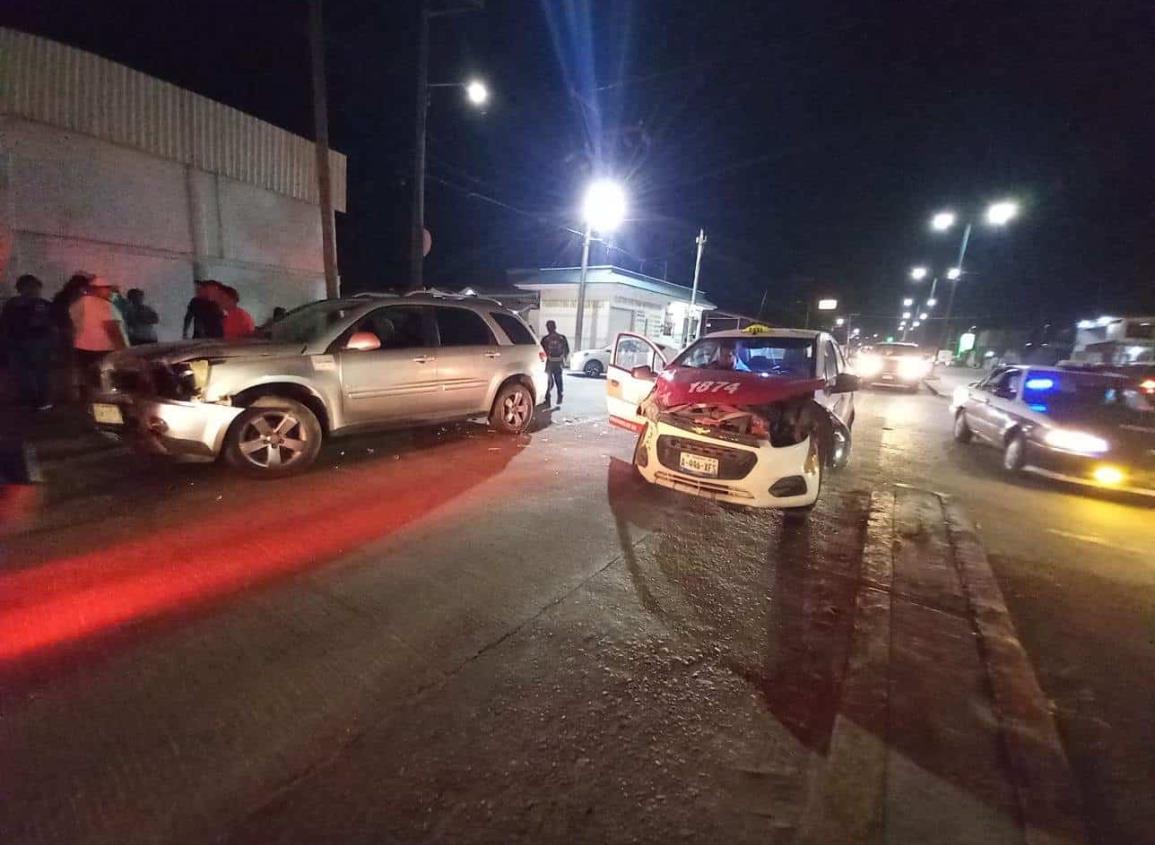 Familia de Agua Dulce sufre aparatoso accidente en Coatzacoalcos