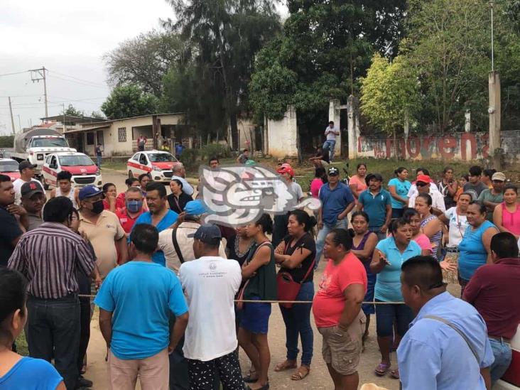 Bloquearon la Congregación Hidalgo por aumento a tarifa de taxis