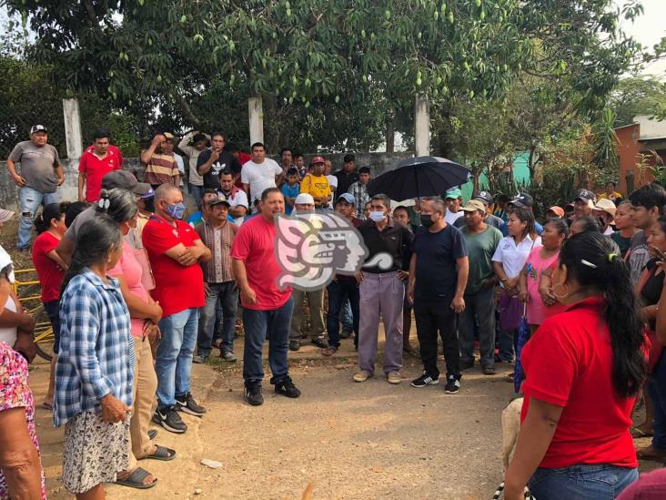 Bloquearon la Congregación Hidalgo por aumento a tarifa de taxis