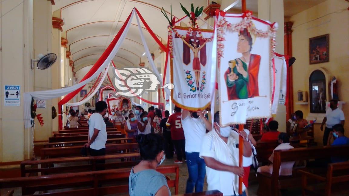 Católicos celebraron al Señor de la Salud y albañiles la Santa Cruz