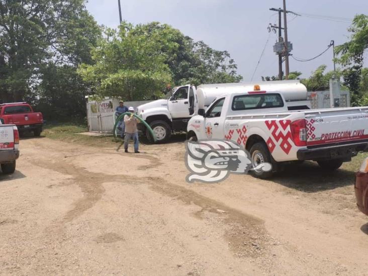 Falta de agua atrasa atención de incendios en Nanchital