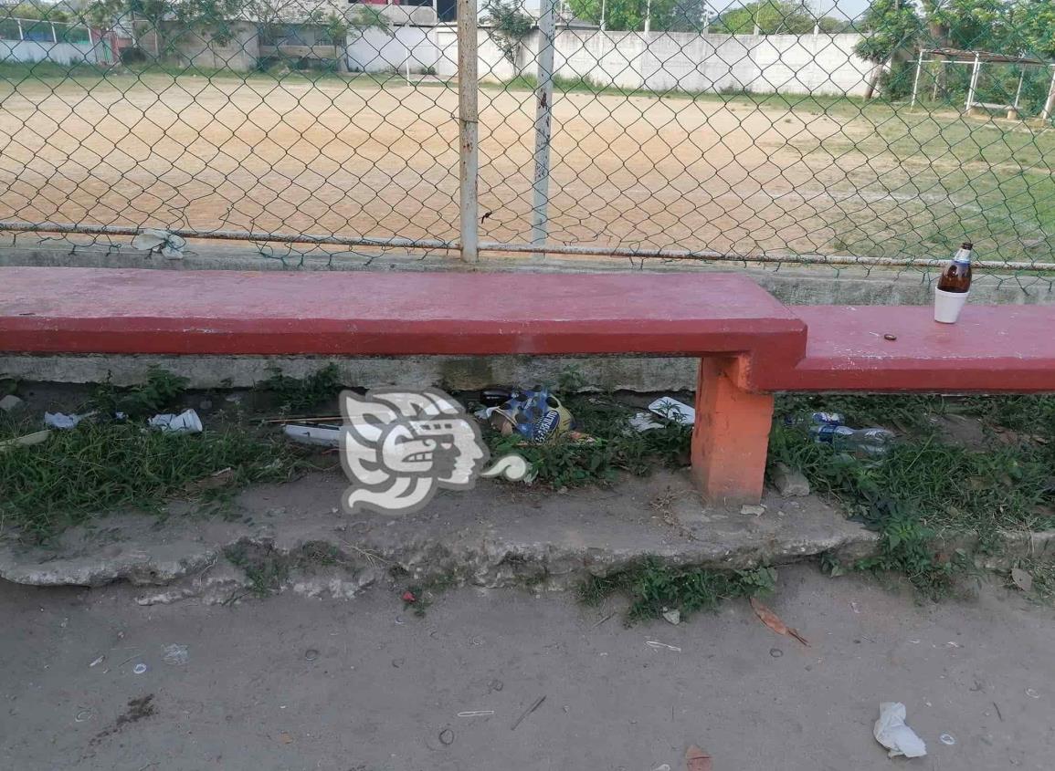 Futbolistas convierten campo en cantina, denuncian en Nanchital