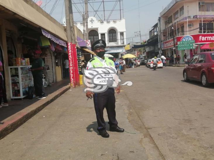 Desalojaron a automovilistas mal estacionados en Acayucan