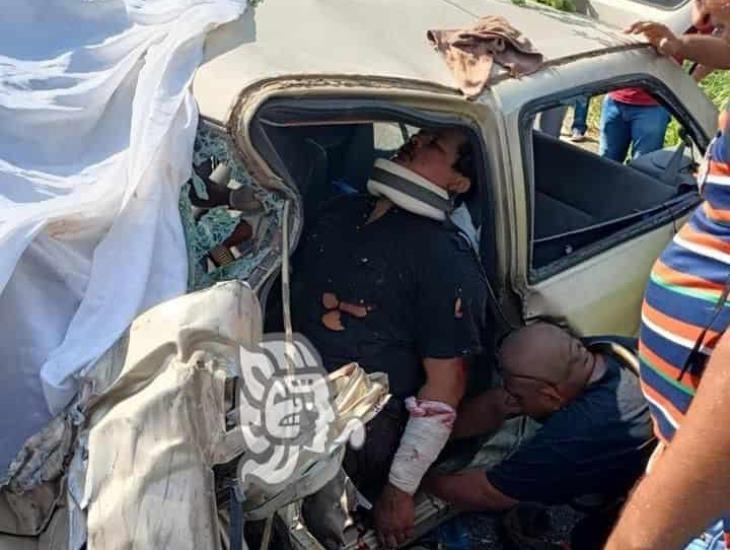 Muere en hospital de Minatitlán tras quedar prensado en accidente