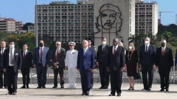 Andrés Manuel López Obrador inicia actividades en La Habana