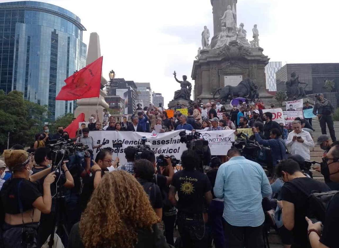 Se manifiestan en el Ángel de Independencia por asesinato de periodistas en México