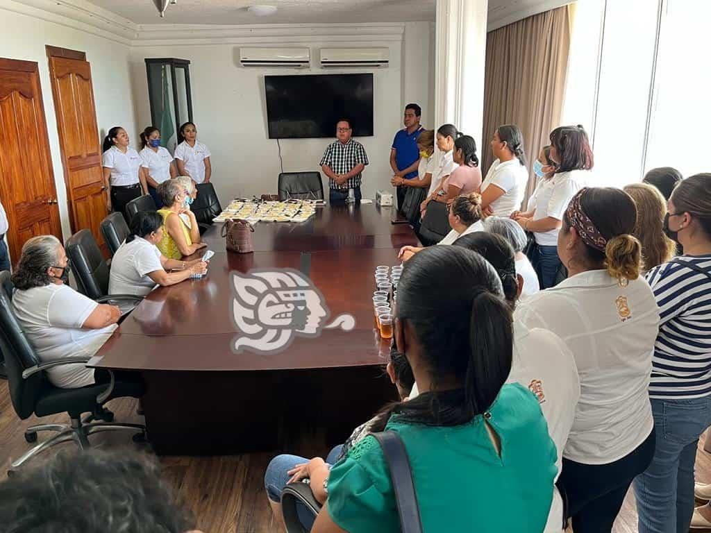 Madres fueron festejadas en la sala de cabildos de Agua Dulce