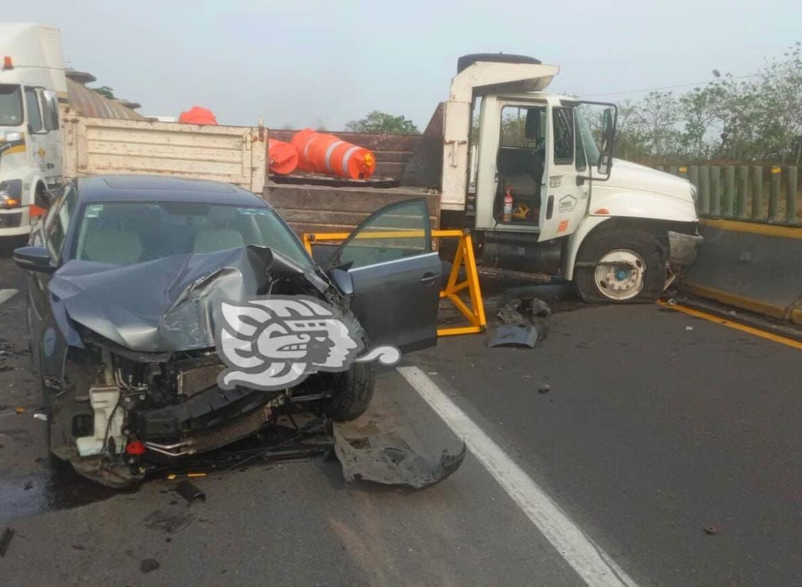 Choque en la autopista; hombre de la tercera edad herido