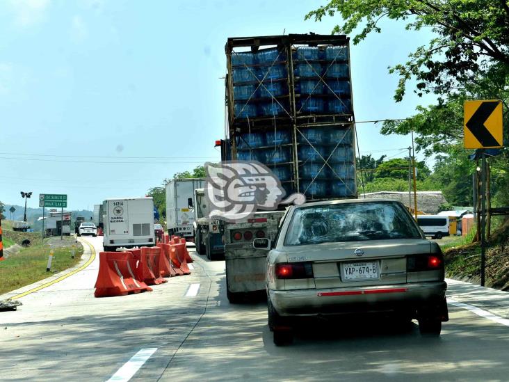 Retrasos de hasta media hora en retén de la Coatza-Villa