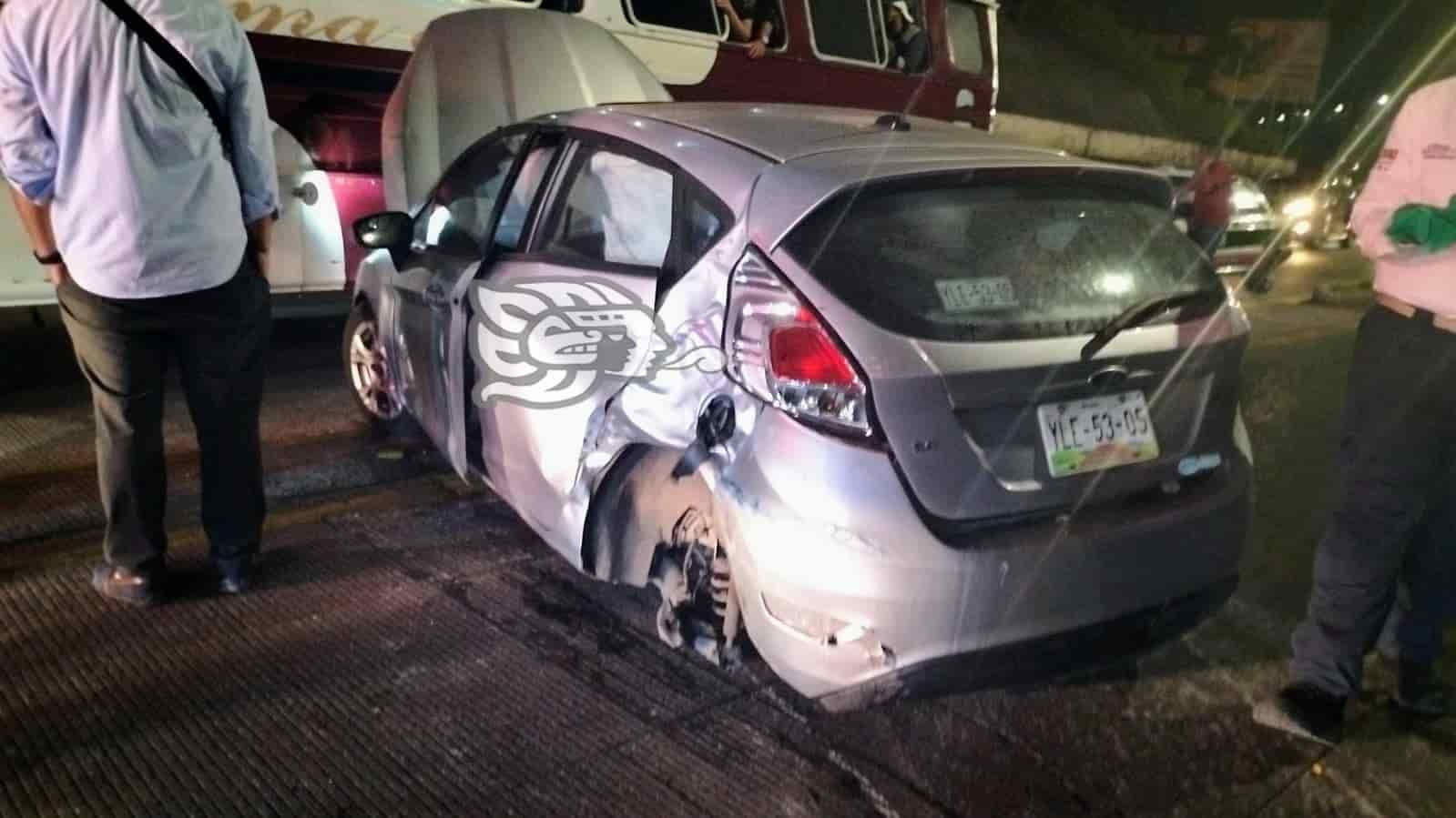 Reportan accidente de tránsito sobre la calle Bolivia, en Xalapa