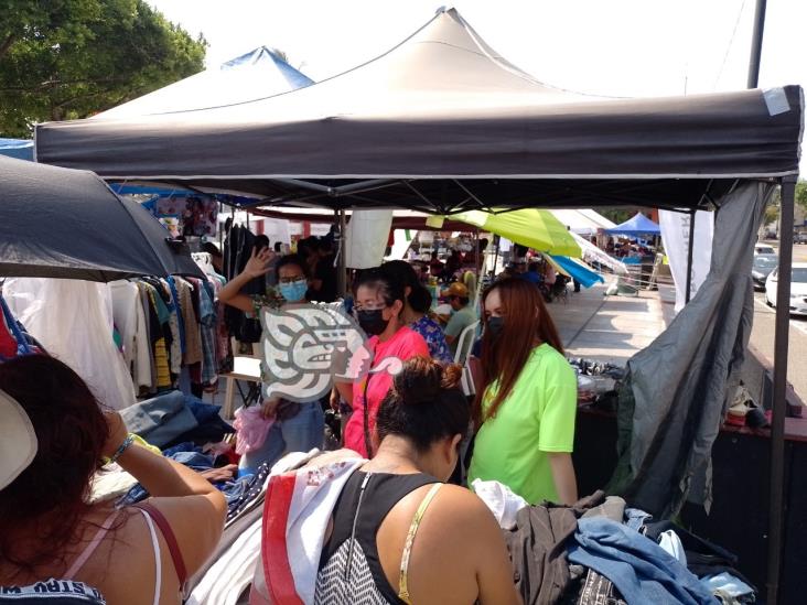 Bazares ayudan a subsistir al CEISD