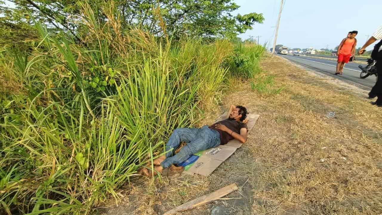 Confunden a indigente con ejecutado en carretera de Tabasco