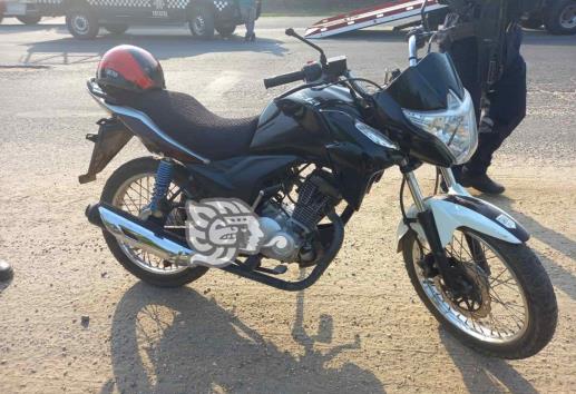 En sorpresivos operativos, cae sayuleño con moto robada