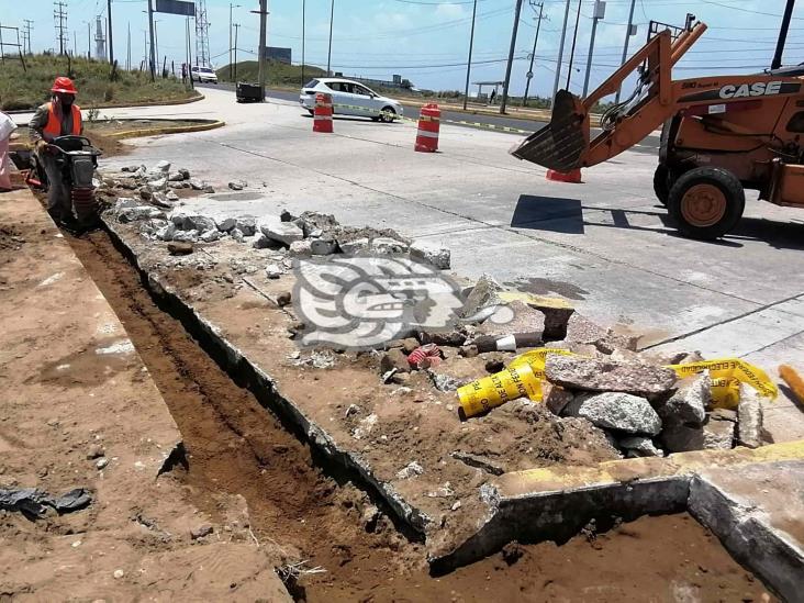 Extremar precauciones por trabajos sobre la avenida Universidad