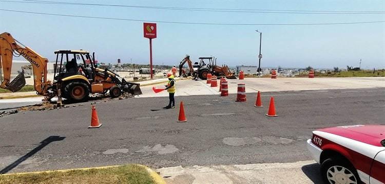 Extremar precauciones por trabajos sobre la avenida Universidad