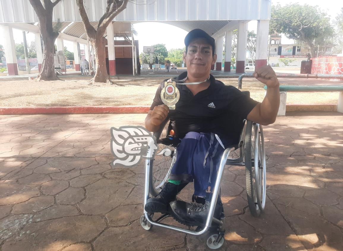 Manuel, el atleta paralímpico que vuelve a poner en alto a villa Allende