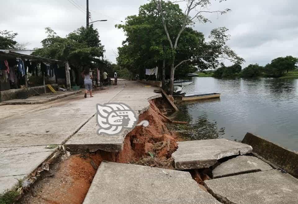 Vecinos de Las Choapas, advirtieron colapso de calle