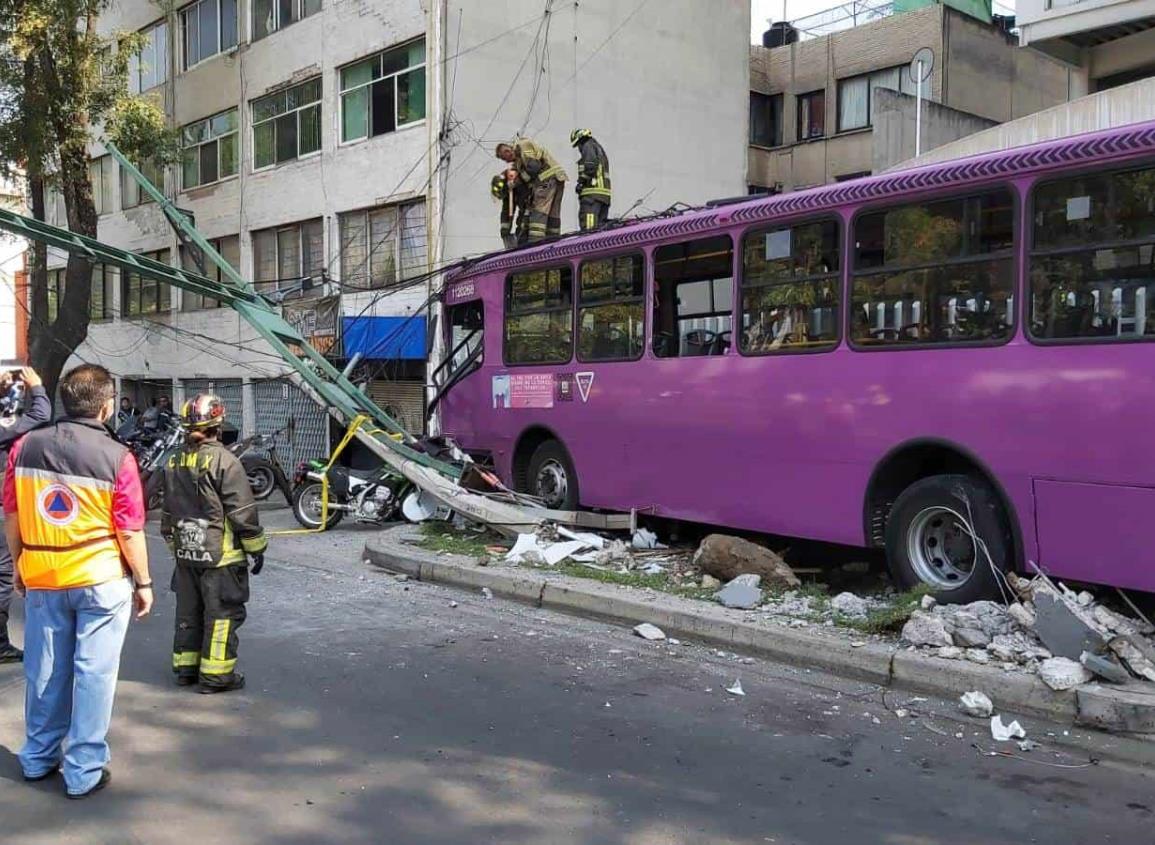 Choque múltiple en la alcaldía Benito Juárez deja 12 lesionado