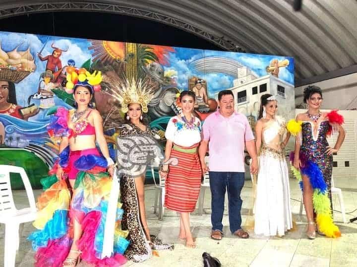 Presentan a candidatas a reina de la feria de Oluta