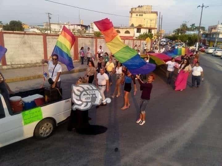 Comunidad lésbico-gay prepara marcha en Las Choapas