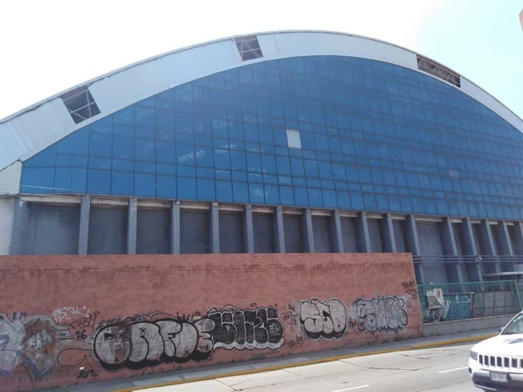 Óxido acaba con instalaciones del auditorio Benito Juárez en Veracruz