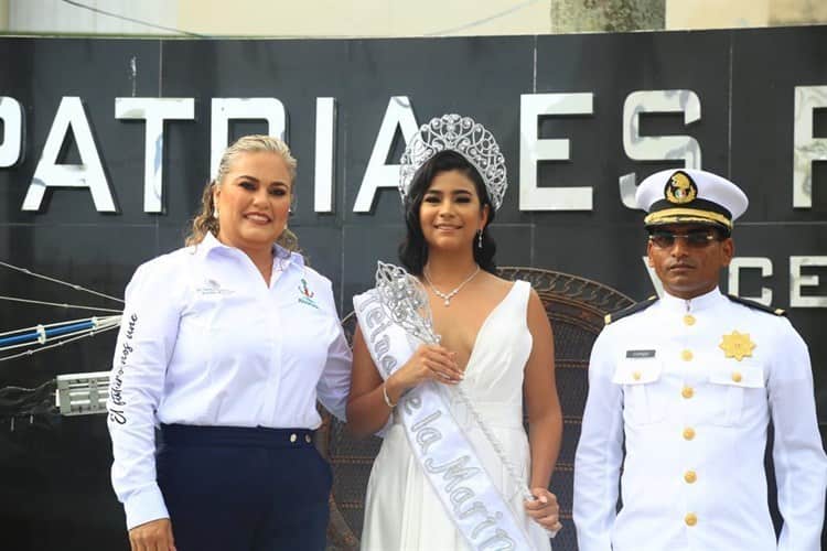 Alvarado conmemora el Día de la Marina reconociendo labor de mujeres y hombres