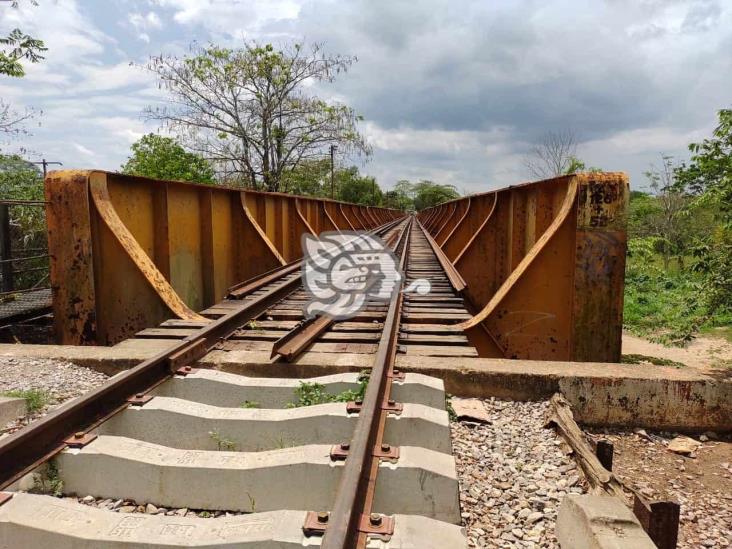 Urge reconstrucción del puente ferroviario de Carranza