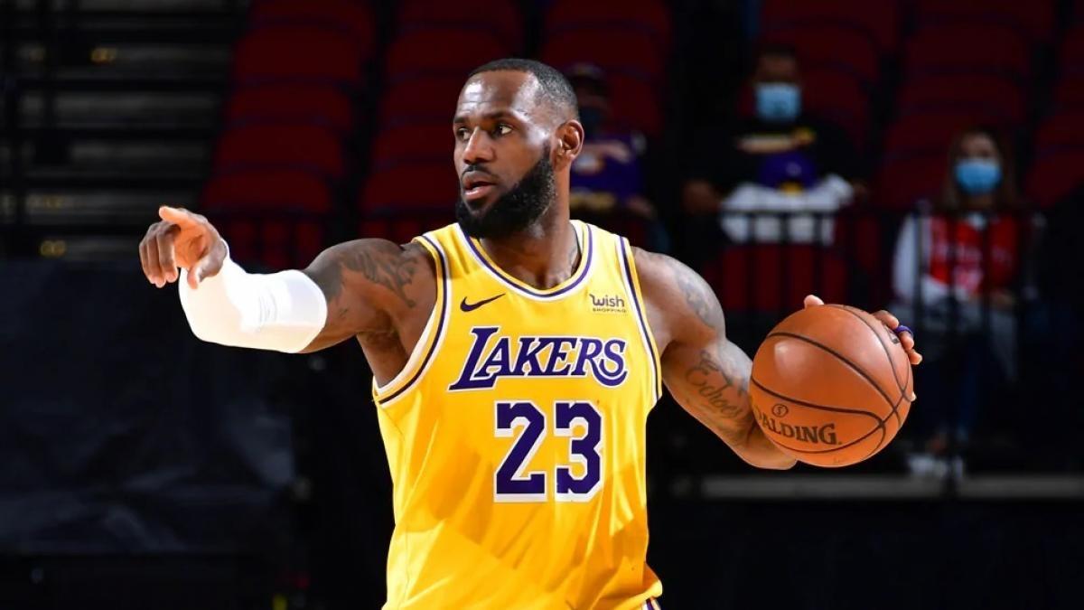 LeBron James, jugador de la NBA ya es billonario