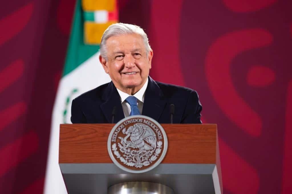 Gobernadores salientes podrían representar a México en el extrajero: AMLO