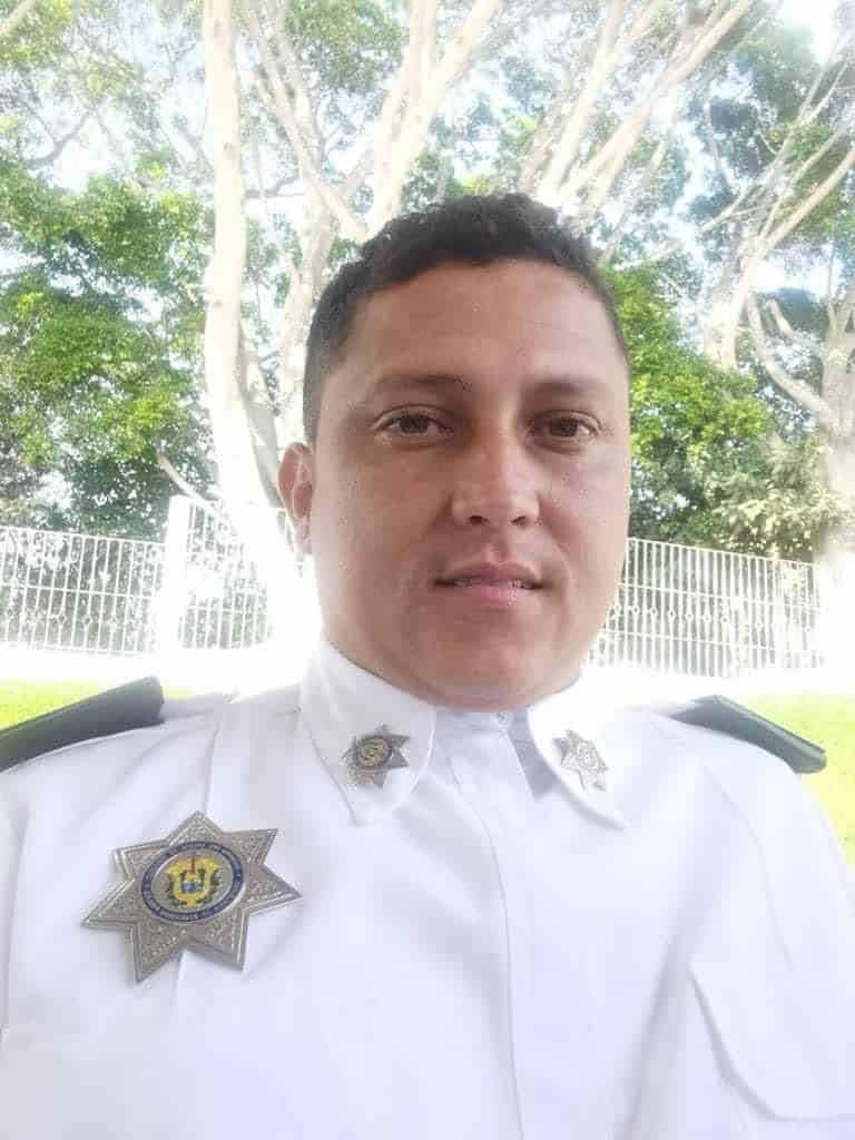 Mamá de director de la Policía Vial de Veracruz pide ayuda a AMLO para localizarlo