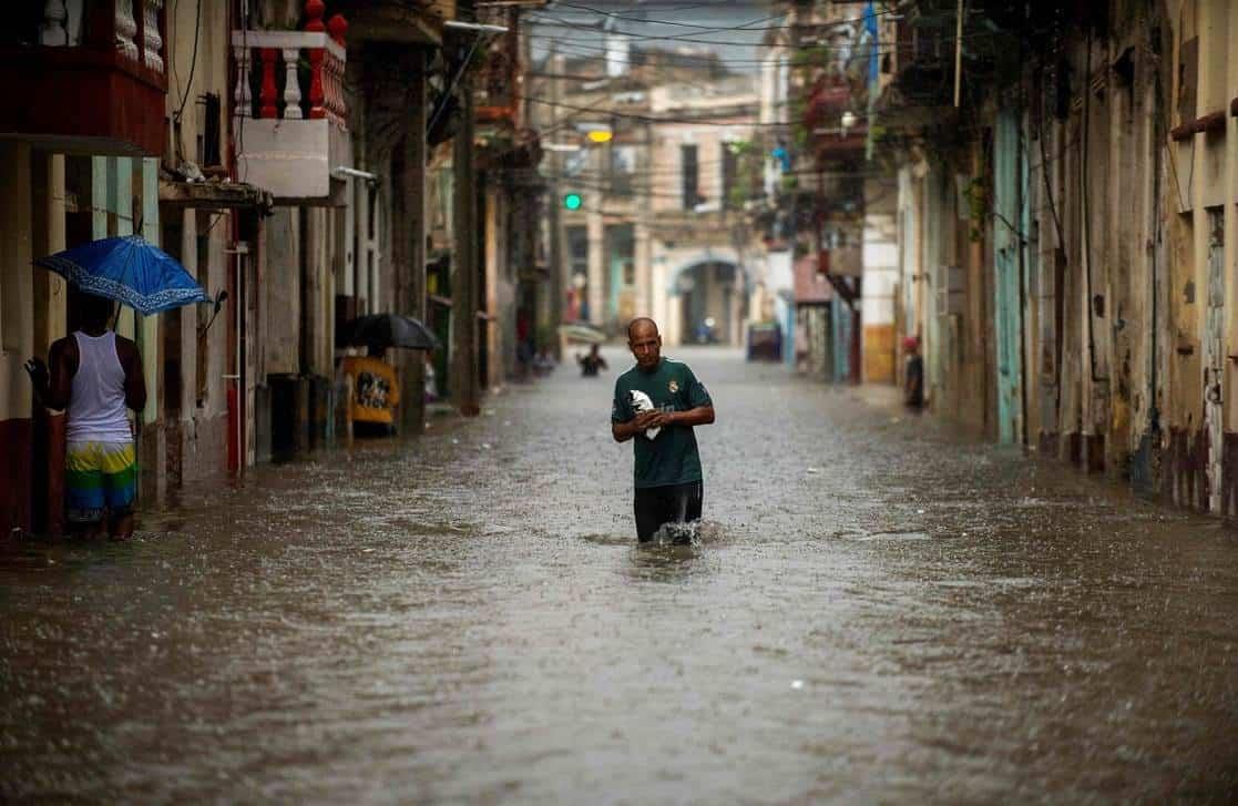 Van más de 290 derrumbes por las intensas lluvias sobre Cuba; hay un muerto