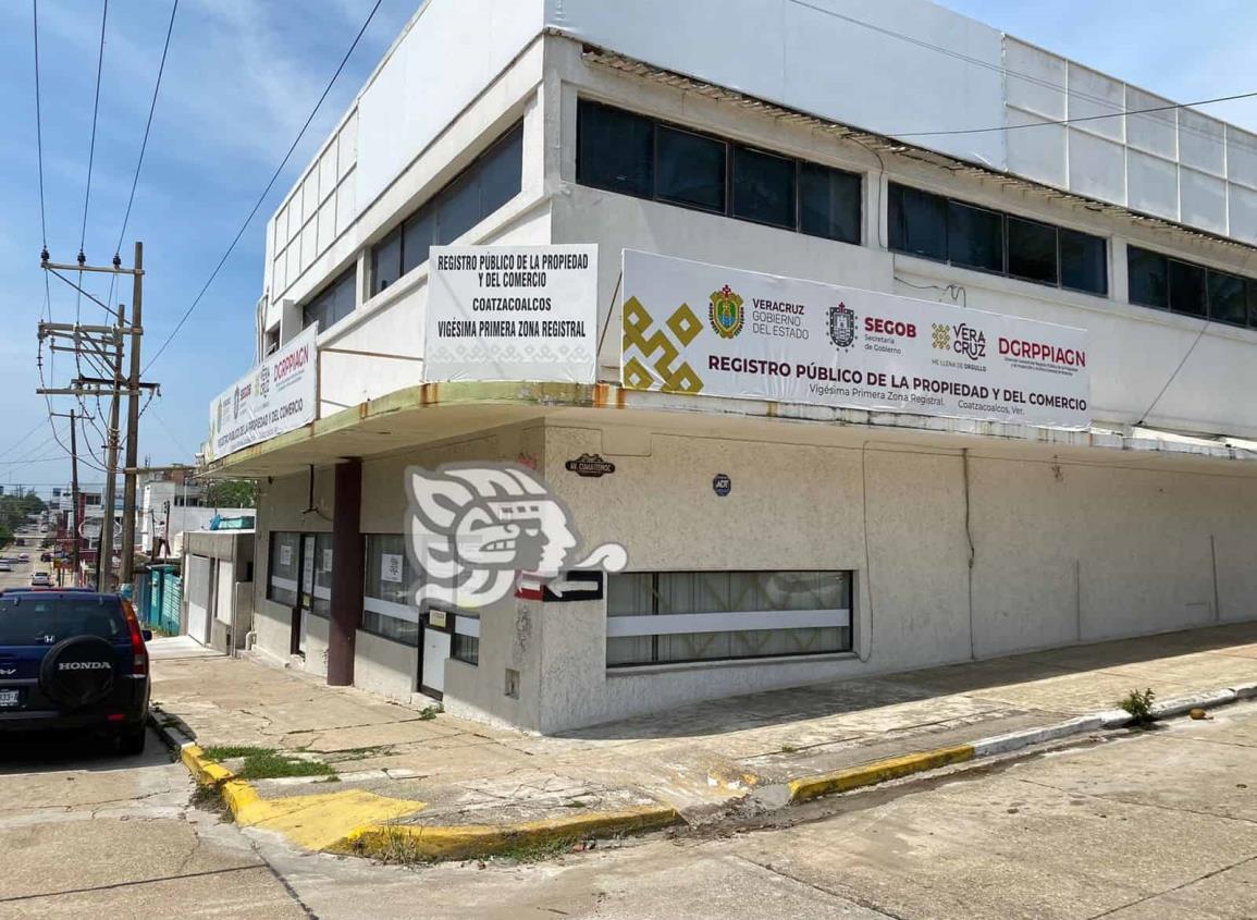 De junta en junta, titular del Registro Público en Coatzacoalcos