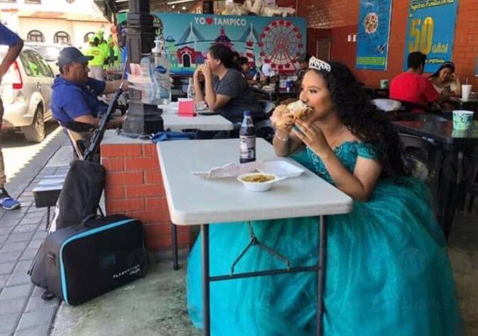 Quinceañera va por una “torta” antes de la fiesta y se hace viral