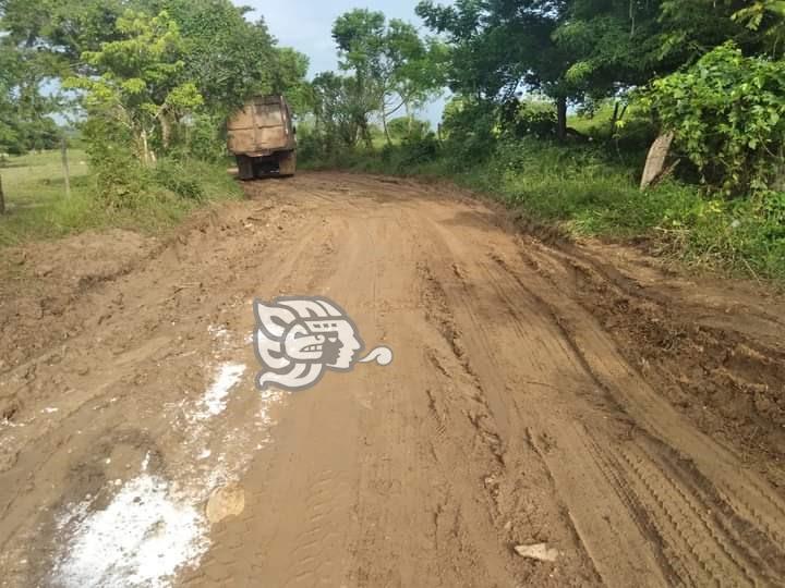 Pésimos caminos a localidades frenan progreso de Texistepec