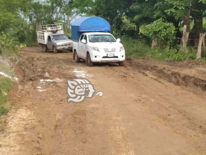 Pésimos caminos a localidades frenan progreso de Texistepec