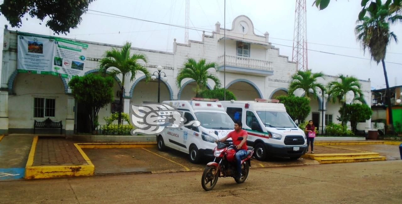 Por despidos injustificados, paran labores empleados de Soteapan