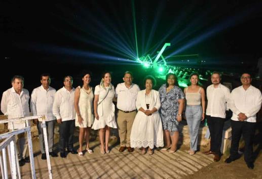 Magistrados de Veracruz festejan junto a dos mil porteños