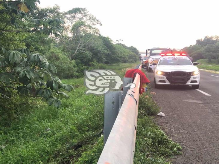 Video: Muere joven embarazada tras volcadura en Acayucan