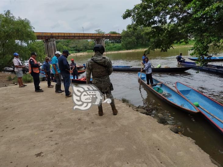 Revisa Conapesca y Semar a pescadores de Carranza